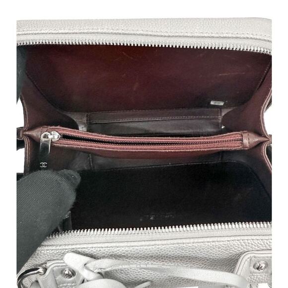 CHANEL Metallic Silver Filigree Vanity Bag C-A17117 - Picture 7 of 11